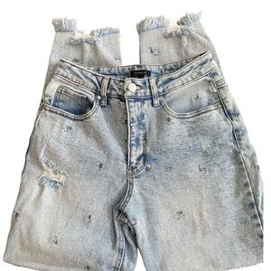 Material Girl Distressed Embroidered Daisy Jeans size 5